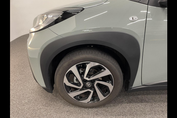 Toyota Aygo X 1.0 VVT-i Automaat Pulse | Navigatie | Apple Carplay/Android Auto | Camera | 17" Lichtmetalen Velgen | Climate Control | Adaptive Cruise Control | Two Tone