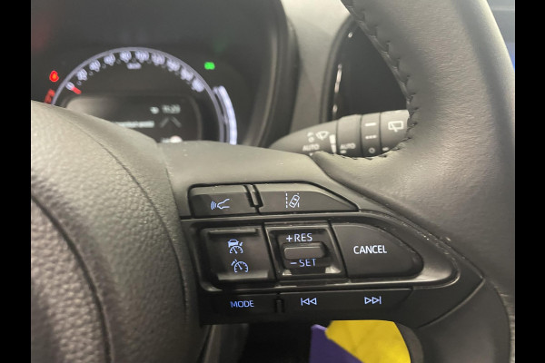 Toyota Aygo X 1.0 VVT-i Automaat Pulse | Navigatie | Apple Carplay/Android Auto | Camera | 17" Lichtmetalen Velgen | Climate Control | Adaptive Cruise Control | Two Tone