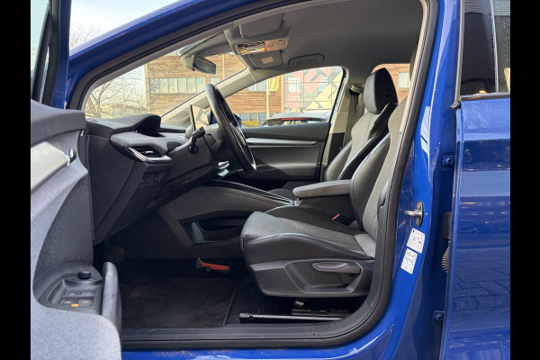 Škoda ENYAQ iV 60 | Wegklapbare trekhaak | Stoelverwarming | Achteruitrijcamera | Warmtepomp