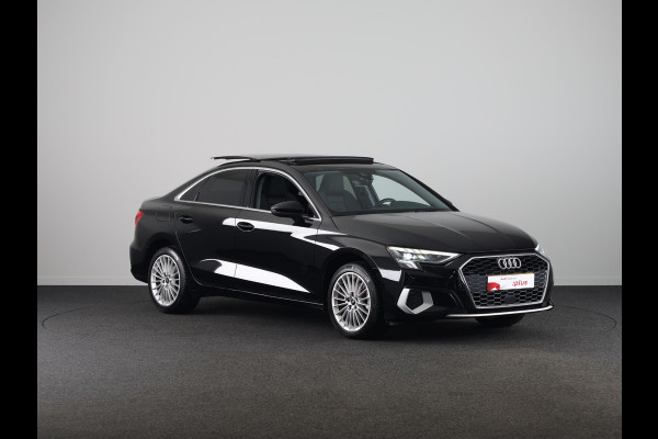 Audi A3 Limousine 35 TFSI Advanced edition 150 pk S-tronic | Verlengde garantie | Navigatie | Panoramadak | Parkeersensoren achter | Achteruitrijcamera | Stoelverwarming |
