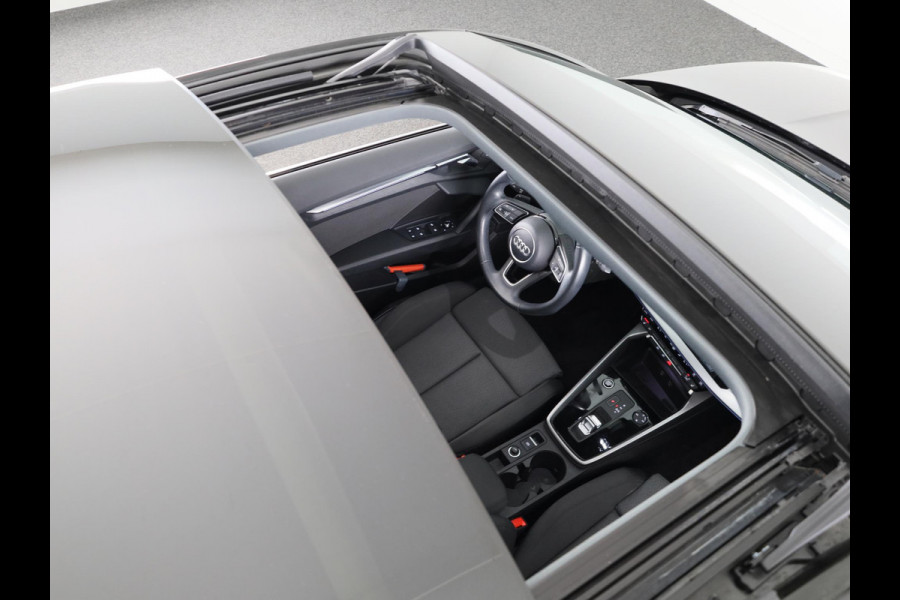 Audi A3 Limousine 35 TFSI Advanced edition 150 pk S-tronic | Verlengde garantie | Navigatie | Panoramadak | Parkeersensoren achter | Achteruitrijcamera | Stoelverwarming |