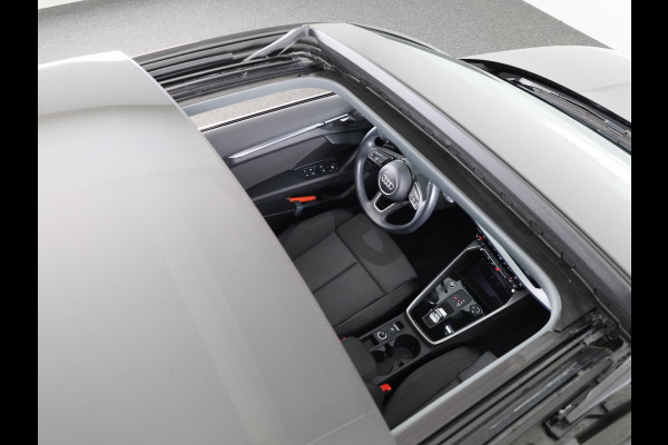 Audi A3 Limousine 35 TFSI Advanced edition 150 pk S-tronic | Verlengde garantie | Navigatie | Panoramadak | Parkeersensoren achter | Achteruitrijcamera | Stoelverwarming |