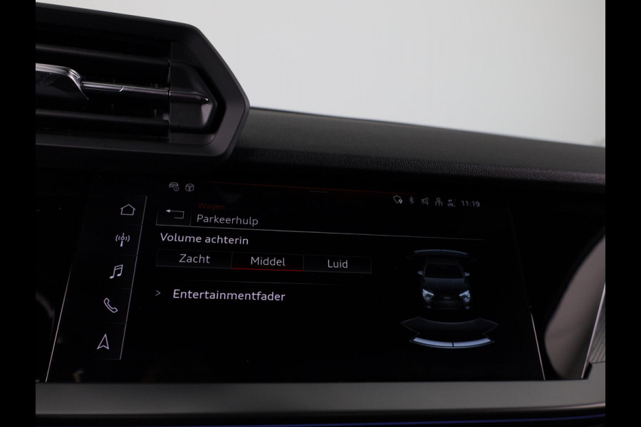 Audi A3 Limousine 35 TFSI Advanced edition 150 pk S-tronic | Verlengde garantie | Navigatie | Panoramadak | Parkeersensoren achter | Achteruitrijcamera | Stoelverwarming |