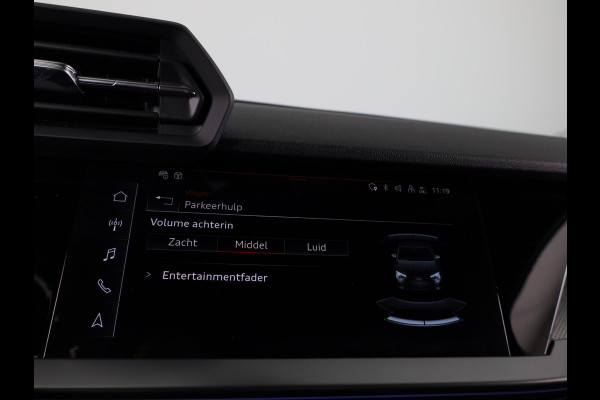 Audi A3 Limousine 35 TFSI Advanced edition 150 pk S-tronic | Verlengde garantie | Navigatie | Panoramadak | Parkeersensoren achter | Achteruitrijcamera | Stoelverwarming |