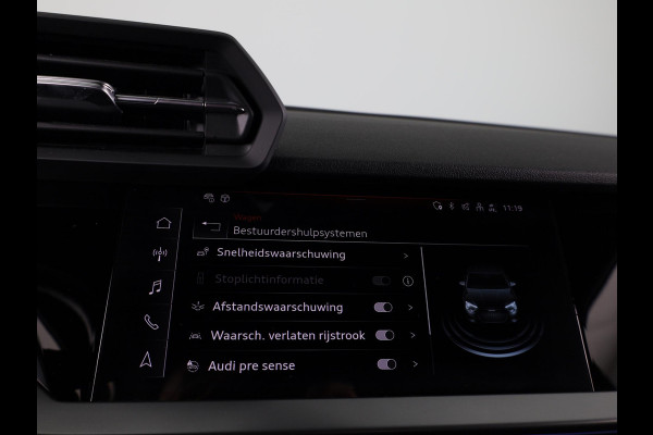 Audi A3 Limousine 35 TFSI Advanced edition 150 pk S-tronic | Verlengde garantie | Navigatie | Panoramadak | Parkeersensoren achter | Achteruitrijcamera | Stoelverwarming |