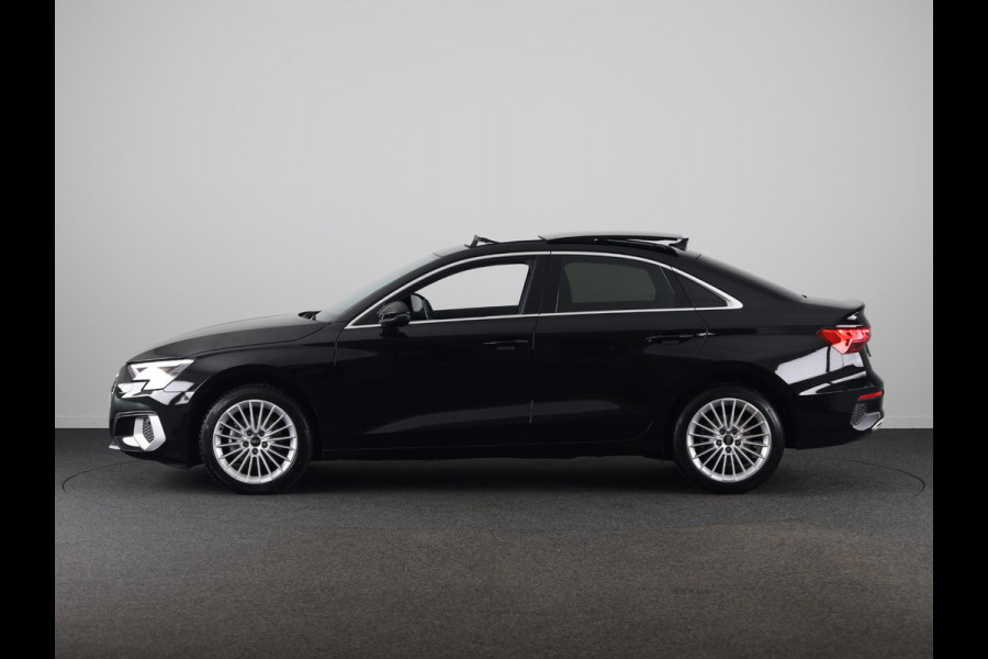 Audi A3 Limousine 35 TFSI Advanced edition 150 pk S-tronic | Verlengde garantie | Navigatie | Panoramadak | Parkeersensoren achter | Achteruitrijcamera | Stoelverwarming |