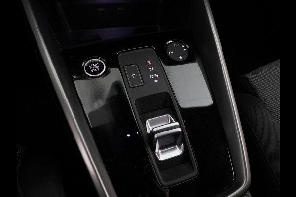 Audi A3 Limousine 35 TFSI Advanced edition 150 pk S-tronic | Verlengde garantie | Navigatie | Panoramadak | Parkeersensoren achter | Achteruitrijcamera | Stoelverwarming |