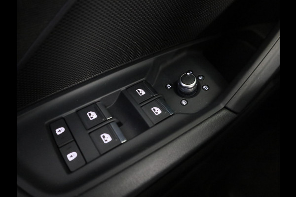 Audi A3 Limousine 35 TFSI Advanced edition 150 pk S-tronic | Verlengde garantie | Navigatie | Panoramadak | Parkeersensoren achter | Achteruitrijcamera | Stoelverwarming |