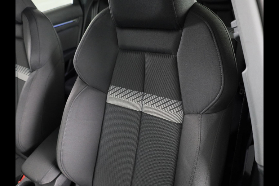 Audi A3 Limousine 35 TFSI Advanced edition 150 pk S-tronic | Verlengde garantie | Navigatie | Panoramadak | Parkeersensoren achter | Achteruitrijcamera | Stoelverwarming |