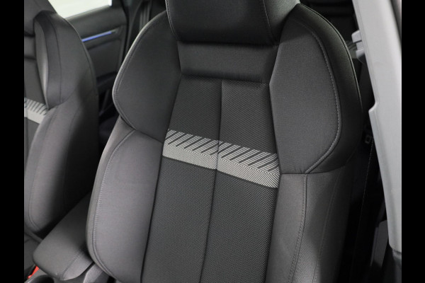 Audi A3 Limousine 35 TFSI Advanced edition 150 pk S-tronic | Verlengde garantie | Navigatie | Panoramadak | Parkeersensoren achter | Achteruitrijcamera | Stoelverwarming |