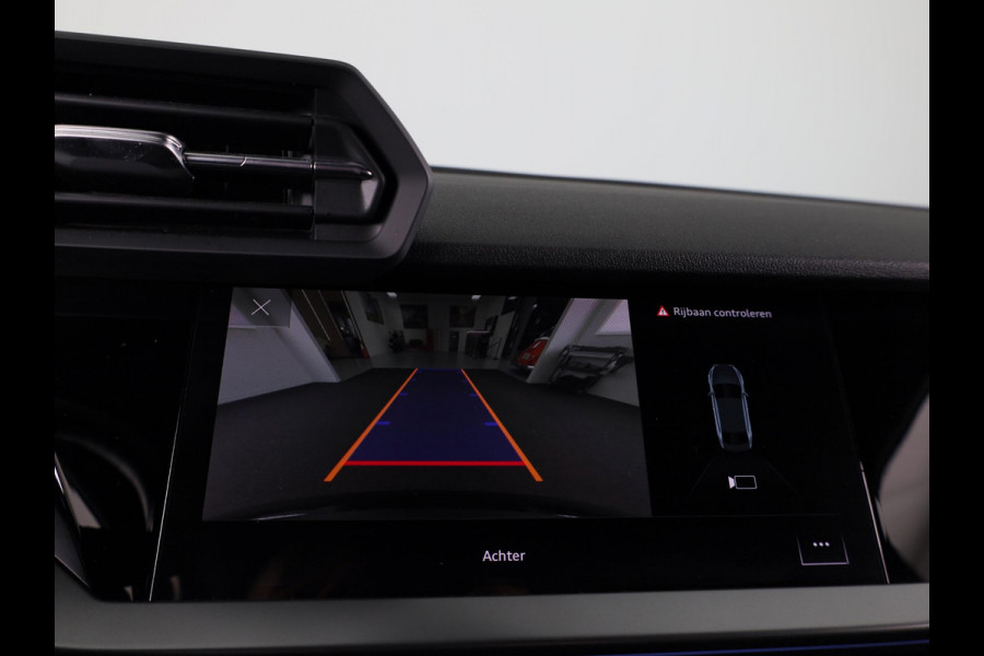 Audi A3 Limousine 35 TFSI Advanced edition 150 pk S-tronic | Verlengde garantie | Navigatie | Panoramadak | Parkeersensoren achter | Achteruitrijcamera | Stoelverwarming |