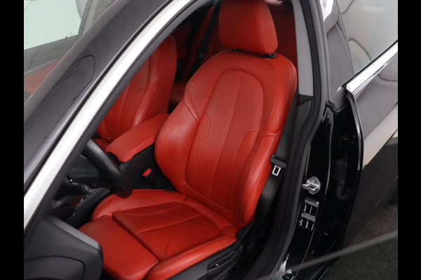 BMW 2 Serie Gran Coupé 220i High Executive | Head-Up | Adaptive cruise | Leder | Camera | Stoelverwarming | Sportstoelen | Luxury Line | Carplay | Live Cockpit | Navigatie | Park Assist | Full LED