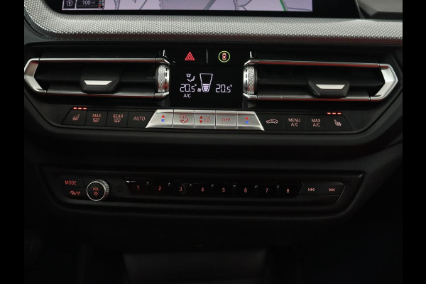 BMW 2 Serie Gran Coupé 220i High Executive | Head-Up | Adaptive cruise | Leder | Camera | Stoelverwarming | Sportstoelen | Luxury Line | Carplay | Live Cockpit | Navigatie | Park Assist | Full LED