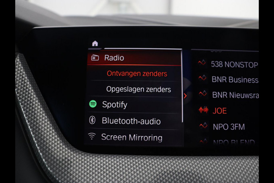 BMW 2 Serie Gran Coupé 220i High Executive | Head-Up | Adaptive cruise | Leder | Camera | Stoelverwarming | Sportstoelen | Luxury Line | Carplay | Live Cockpit | Navigatie | Park Assist | Full LED