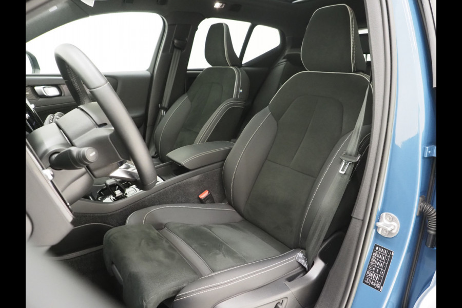 Volvo XC40 1.5 T5 Plug-in hybrid Ultimate Dark | Panoramadak | Harman/Kardon | Pilot Assist | Trekhaak | Keyless | Camera | Carplay