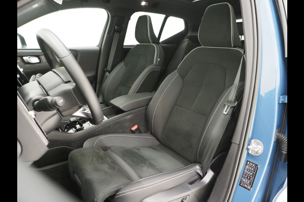 Volvo XC40 1.5 T5 Plug-in hybrid Ultimate Dark | Panoramadak | Harman/Kardon | Pilot Assist | Trekhaak | Keyless | Camera | Carplay