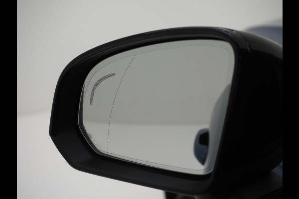 Volvo XC40 1.5 T5 Plug-in hybrid Ultimate Dark | Panoramadak | Harman/Kardon | Pilot Assist | Trekhaak | Keyless | Camera | Carplay