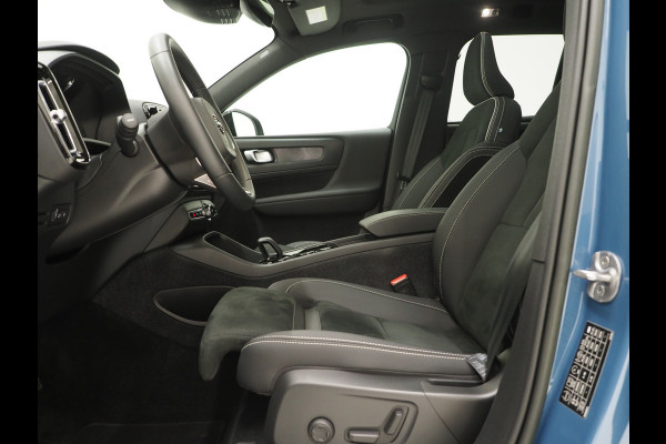 Volvo XC40 1.5 T5 Plug-in hybrid Ultimate Dark | Panoramadak | Harman/Kardon | Pilot Assist | Trekhaak | Keyless | Camera | Carplay