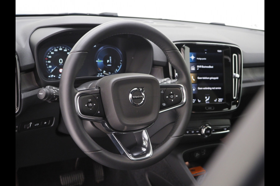 Volvo XC40 1.5 T5 Plug-in hybrid Ultimate Dark | Panoramadak | Harman/Kardon | Pilot Assist | Trekhaak | Keyless | Camera | Carplay