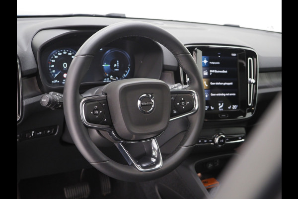 Volvo XC40 1.5 T5 Plug-in hybrid Ultimate Dark | Panoramadak | Harman/Kardon | Pilot Assist | Trekhaak | Keyless | Camera | Carplay