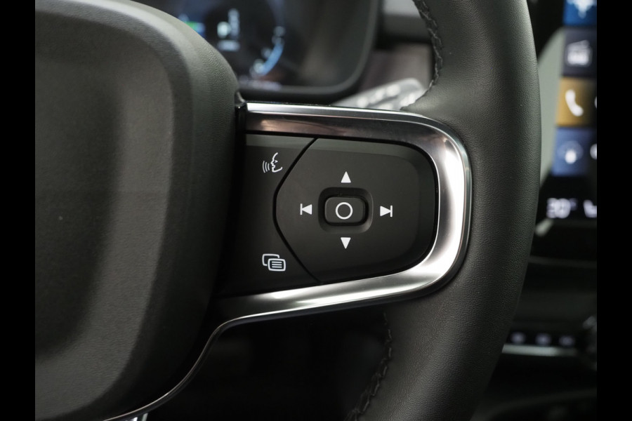 Volvo XC40 1.5 T5 Plug-in hybrid Ultimate Dark | Panoramadak | Harman/Kardon | Pilot Assist | Trekhaak | Keyless | Camera | Carplay