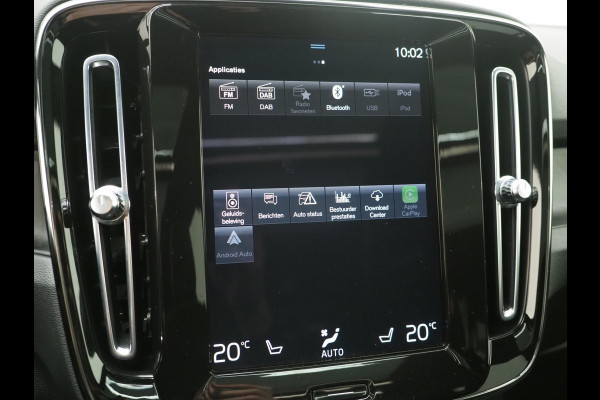 Volvo XC40 1.5 T5 Plug-in hybrid Ultimate Dark | Panoramadak | Harman/Kardon | Pilot Assist | Trekhaak | Keyless | Camera | Carplay