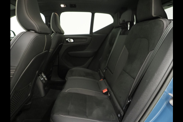 Volvo XC40 1.5 T5 Plug-in hybrid Ultimate Dark | Panoramadak | Harman/Kardon | Pilot Assist | Trekhaak | Keyless | Camera | Carplay