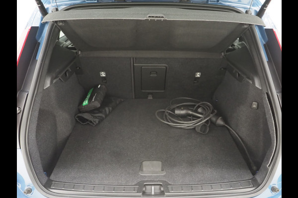 Volvo XC40 1.5 T5 Plug-in hybrid Ultimate Dark | Panoramadak | Harman/Kardon | Pilot Assist | Trekhaak | Keyless | Camera | Carplay