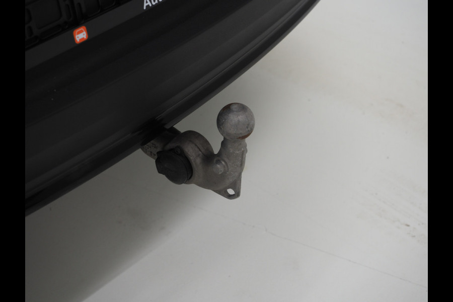 Volvo XC40 1.5 T5 Plug-in hybrid Ultimate Dark | Panoramadak | Harman/Kardon | Pilot Assist | Trekhaak | Keyless | Camera | Carplay