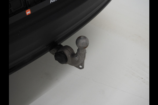 Volvo XC40 1.5 T5 Plug-in hybrid Ultimate Dark | Panoramadak | Harman/Kardon | Pilot Assist | Trekhaak | Keyless | Camera | Carplay