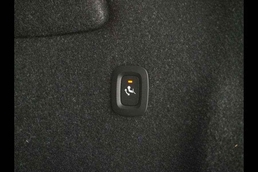 Volvo XC40 1.5 T5 Plug-in hybrid Ultimate Dark | Panoramadak | Harman/Kardon | Pilot Assist | Trekhaak | Keyless | Camera | Carplay