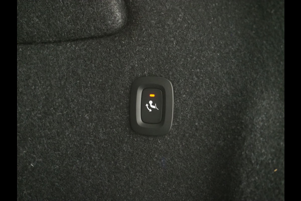 Volvo XC40 1.5 T5 Plug-in hybrid Ultimate Dark | Panoramadak | Harman/Kardon | Pilot Assist | Trekhaak | Keyless | Camera | Carplay