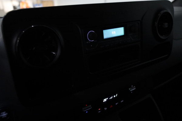 Mercedes-Benz Sprinter 319 CDI 3.0 L3/H2 190PK 77DKM CAMERA CLIMA CRUISE CONTR TREKHAAK LEDER LEASE v/a 144,- p.m. INRUIL MOGELIJK