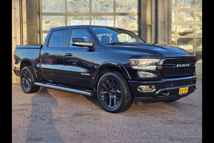 Dodge Ram 1500 5.7 V8 4x4 Crew Cab Laramie | Pano | Trekhaak | Leder | Alpine | Keyless | Camera | Sidesteps | Navi | 12" scherm | Klep uitlaat |