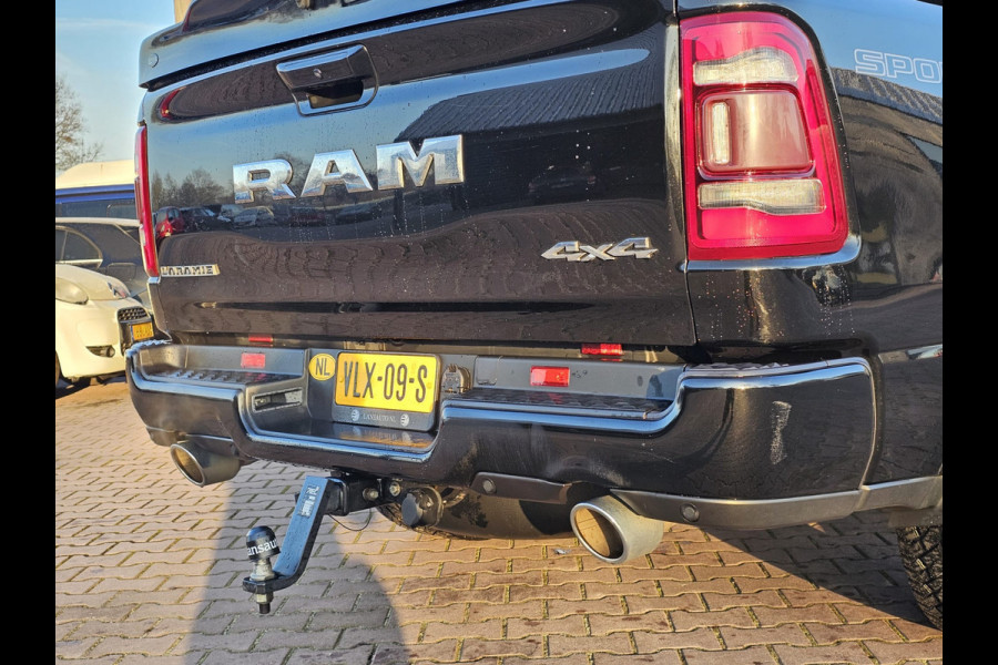 Dodge Ram 1500 5.7 V8 4x4 Crew Cab Laramie | Pano | Trekhaak | Leder | Alpine | Keyless | Camera | Sidesteps | Navi | 12" scherm | Klep uitlaat |
