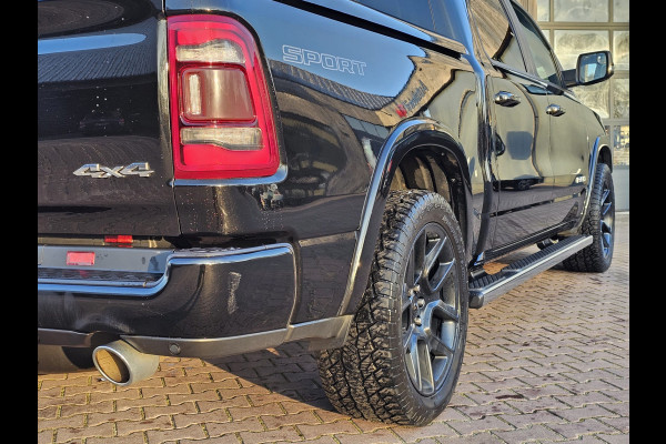 Dodge Ram 1500 5.7 V8 4x4 Crew Cab Laramie | Pano | Trekhaak | Leder | Alpine | Keyless | Camera | Sidesteps | Navi | 12" scherm | Klep uitlaat |
