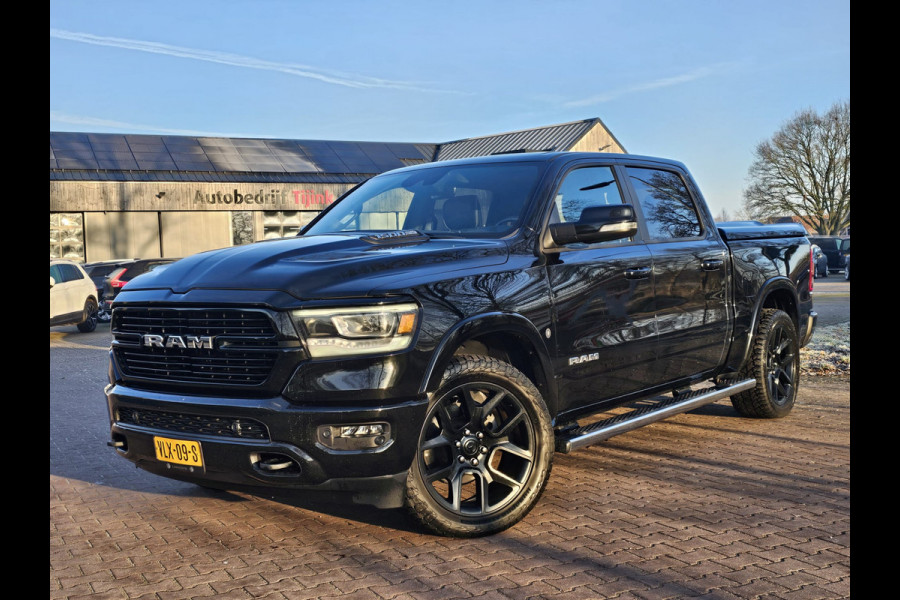 Dodge Ram 1500 5.7 V8 4x4 Crew Cab Laramie | Pano | Trekhaak | Leder | Alpine | Keyless | Camera | Sidesteps | Navi | 12" scherm | Klep uitlaat |