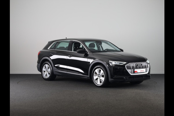Audi e-tron 50 quattro edition 71 kWh 313 pk | Navigatie | Trekhaak (afneembaar) | Parkeersensoren | Luchtvering |