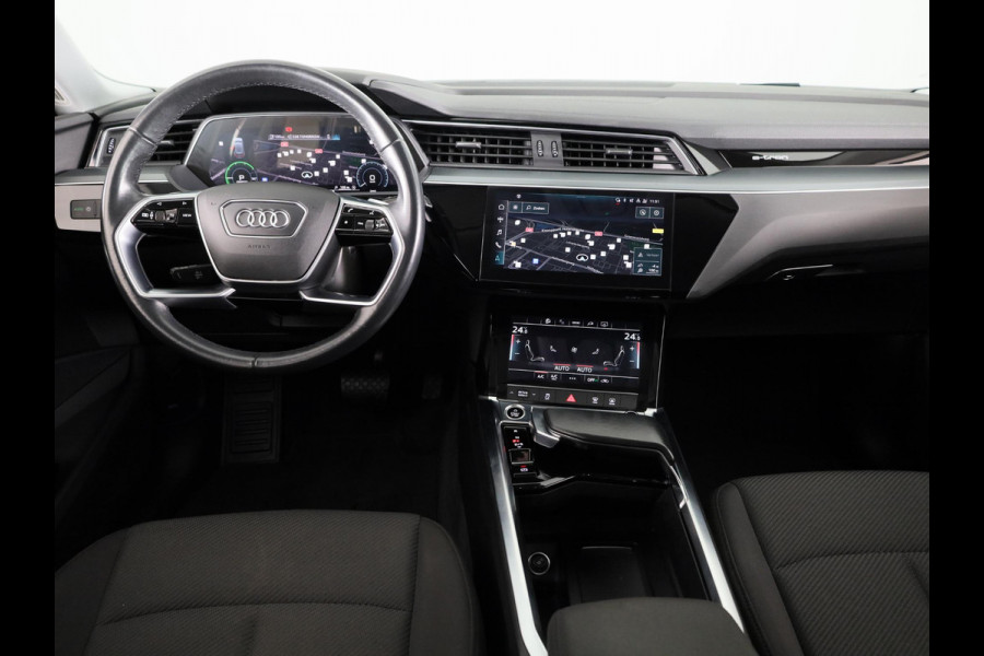 Audi e-tron 50 quattro edition 71 kWh 313 pk | Navigatie | Trekhaak (afneembaar) | Parkeersensoren | Luchtvering |