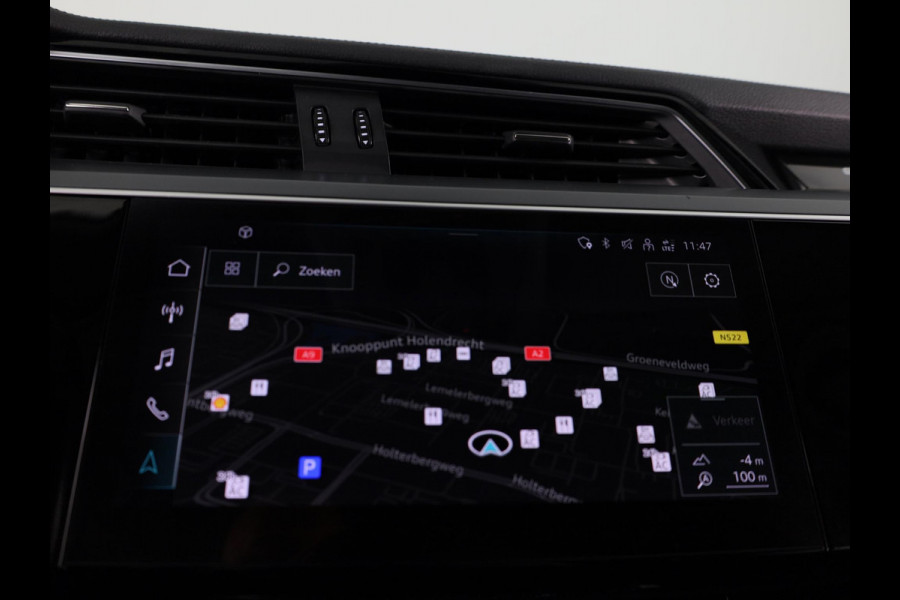 Audi e-tron 50 quattro edition 71 kWh 313 pk | Navigatie | Trekhaak (afneembaar) | Parkeersensoren | Luchtvering |