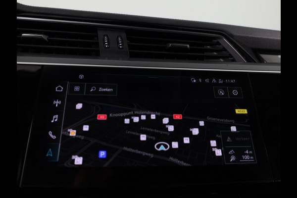 Audi e-tron 50 quattro edition 71 kWh 313 pk | Navigatie | Trekhaak (afneembaar) | Parkeersensoren | Luchtvering |