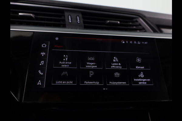 Audi e-tron 50 quattro edition 71 kWh 313 pk | Navigatie | Trekhaak (afneembaar) | Parkeersensoren | Luchtvering |