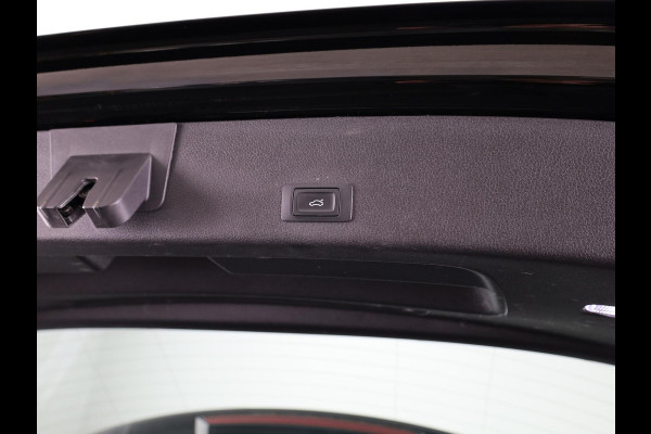 Audi e-tron 50 quattro edition 71 kWh 313 pk | Navigatie | Trekhaak (afneembaar) | Parkeersensoren | Luchtvering |