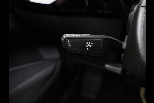 Audi e-tron 50 quattro edition 71 kWh 313 pk | Navigatie | Trekhaak (afneembaar) | Parkeersensoren | Luchtvering |