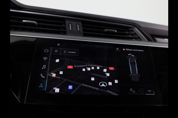 Audi e-tron 50 quattro edition 71 kWh 313 pk | Navigatie | Trekhaak (afneembaar) | Parkeersensoren | Luchtvering |