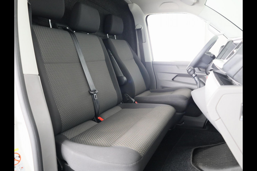 Volkswagen Transporter 2.0 TDI L2H1 28 Comfortline 110 pk | Verlengde garantie | Navigatie via App | Parkeersensoren achter | Cruise control |