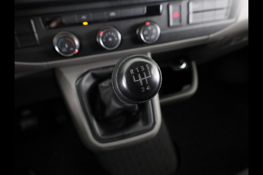 Volkswagen Transporter 2.0 TDI L2H1 28 Comfortline 110 pk | Verlengde garantie | Navigatie via App | Parkeersensoren achter | Cruise control |