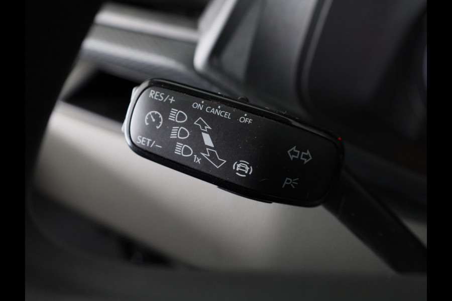 Volkswagen Transporter 2.0 TDI L2H1 28 Comfortline 110 pk | Verlengde garantie | Navigatie via App | Parkeersensoren achter | Cruise control |