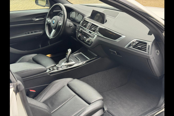 BMW 2 Serie Cabrio 218i High Executive M Sport Pakket, Leder, 18"LMV, Navigatie, Windscherm . Neem contact op en we maken een afspraak!