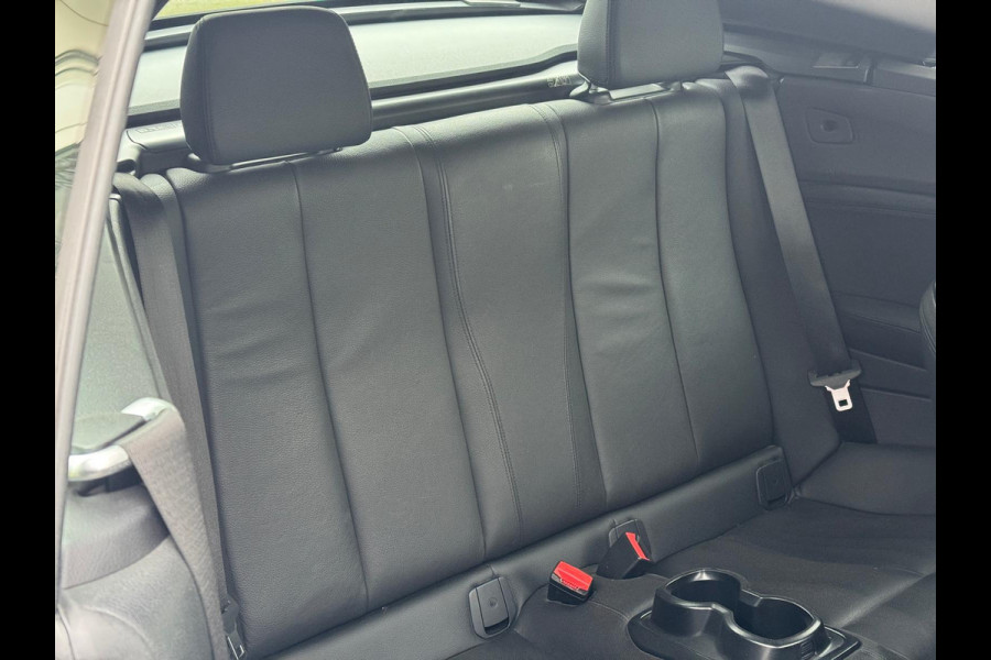 BMW 2 Serie Cabrio 218i High Executive M Sport Pakket, Leder, 18"LMV, Navigatie, Windscherm . Neem contact op en we maken een afspraak!